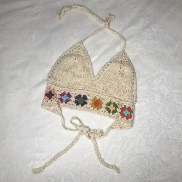 Floral Crochet Crop Top​​ - Picture 5 of 7